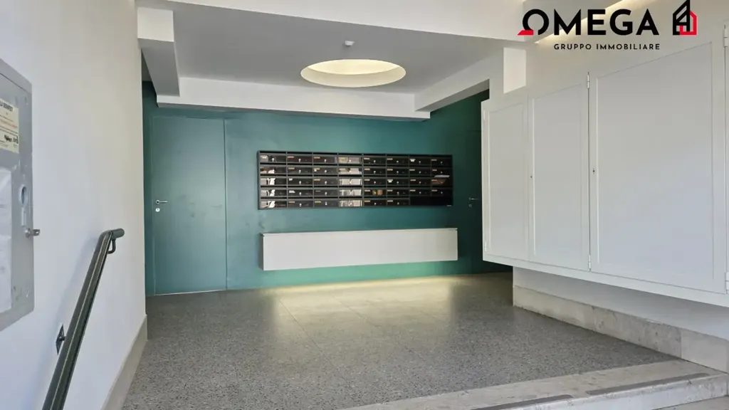 Entrée - Modern Studio with South Exposure in Trieste