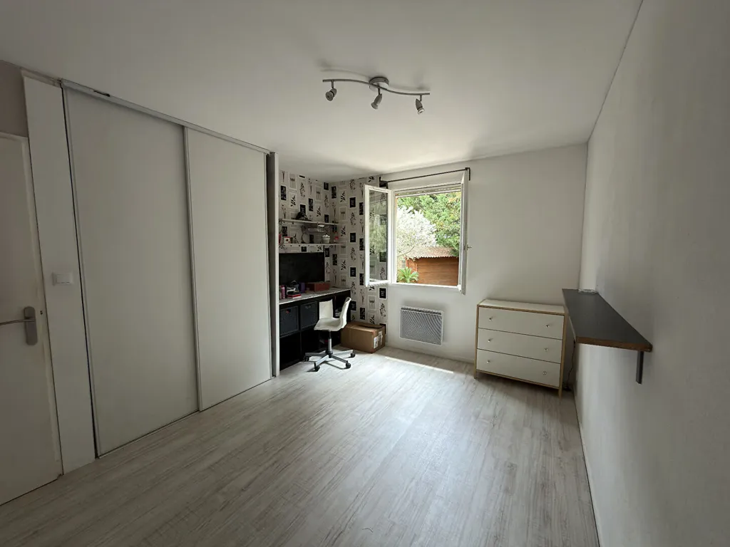 Pebble-Floor House with Pool in Seillons-Source-d'Argens