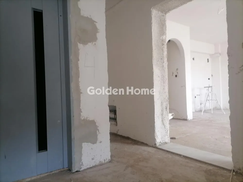 Entrée - Modern Penthouse with Balcony in Daphni