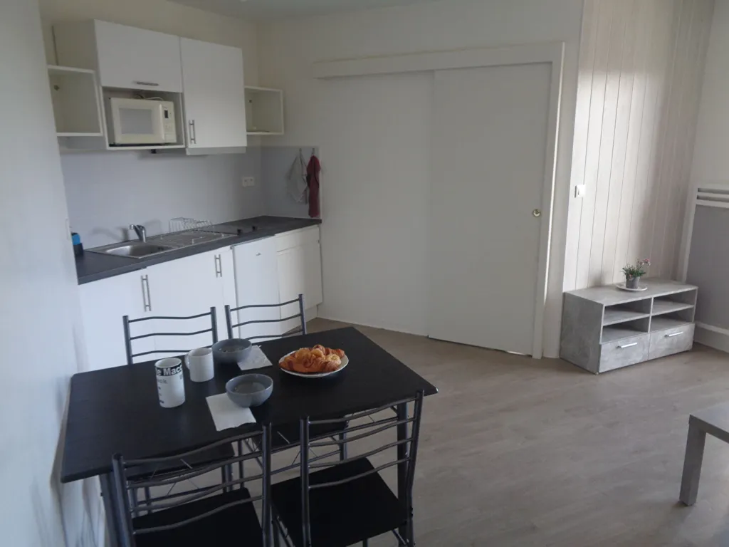 Salle à manger - Appartement Meublé 2 Pièces à La Rochelle Les Minimes