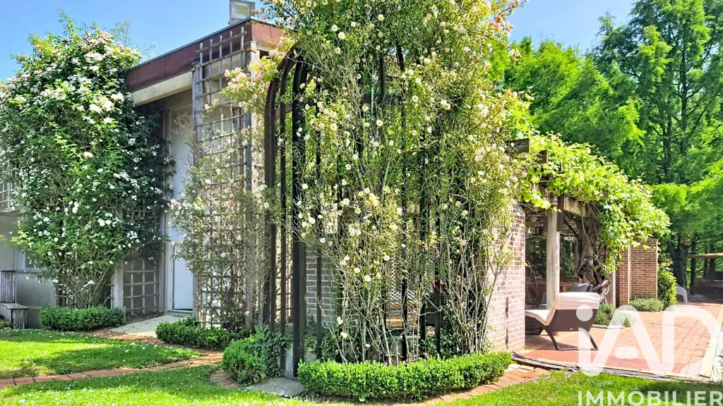 Aed - Architectural House with Private Lake in Combreux