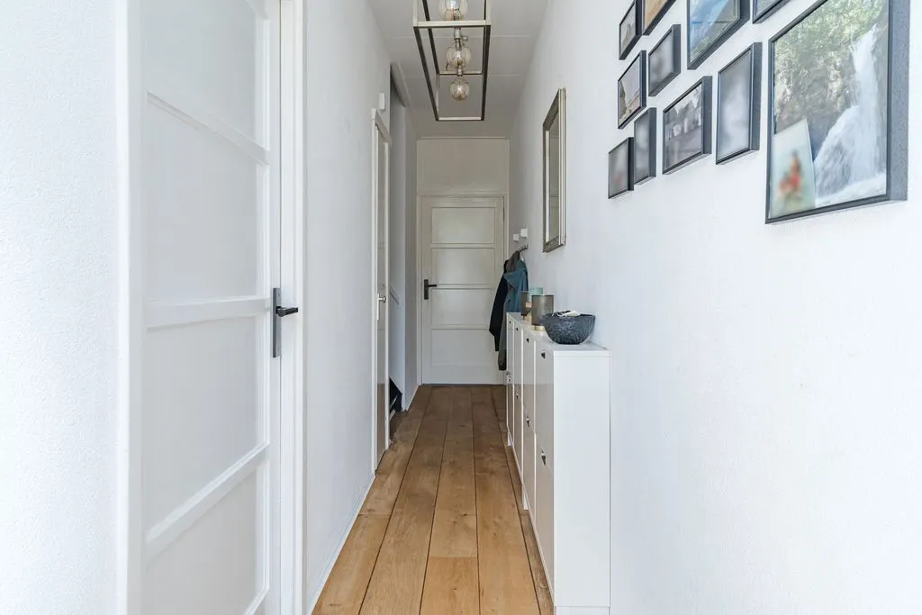 Esik - Modernised Semi-Detached House with Solar Panels in Oss