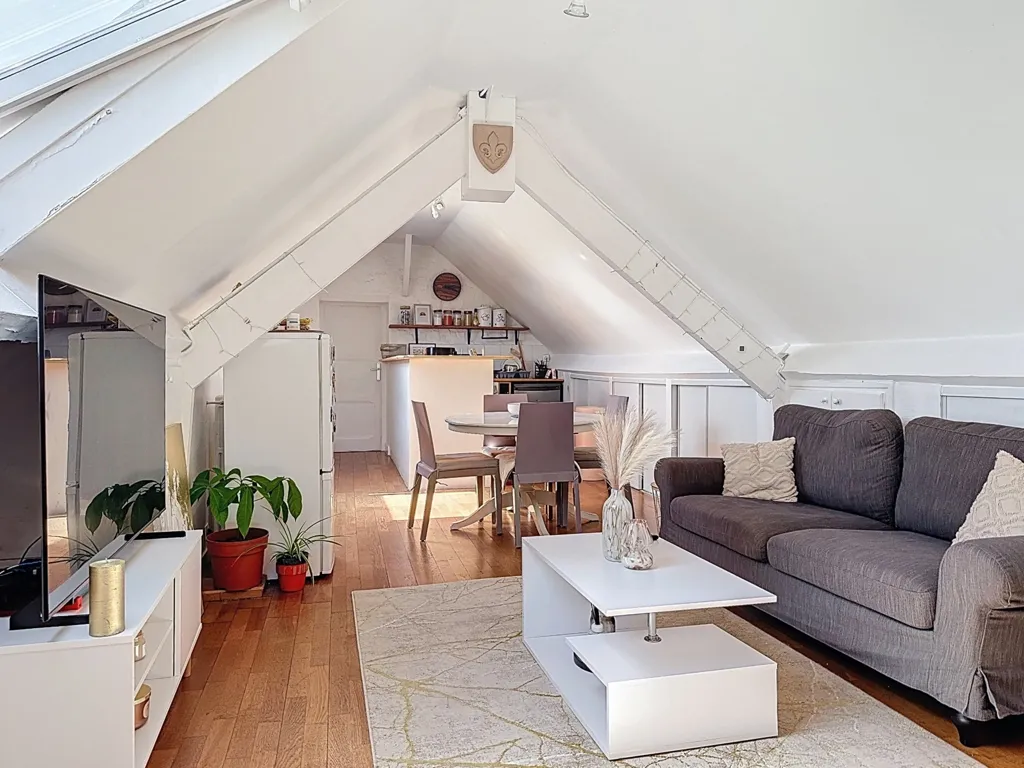 Séjour - Appartement Meublé avec Parking à L'Isle-Adam