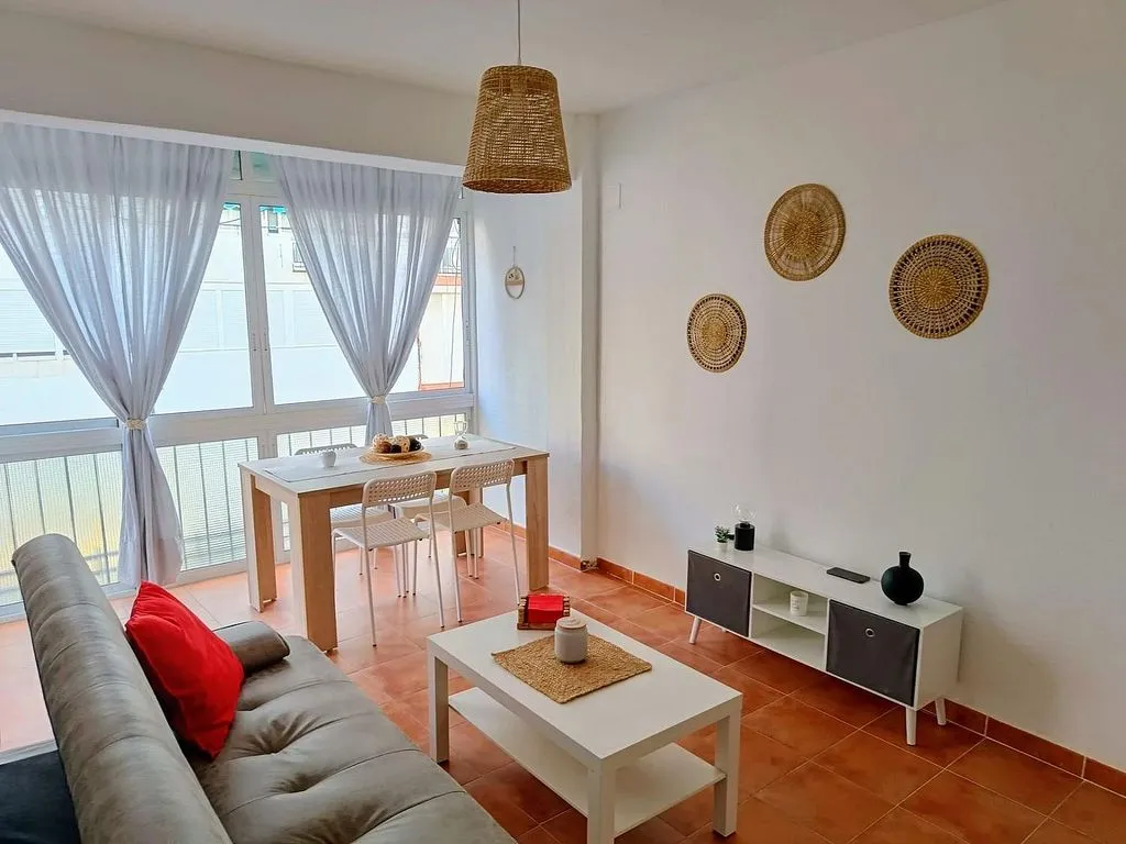 Elutuba - Furnished Flat with Balcony in Maestro Luis Torregrosa