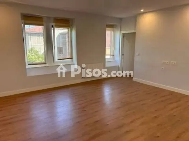 Pièces - Reformed Apartment with Terrace in Neguri