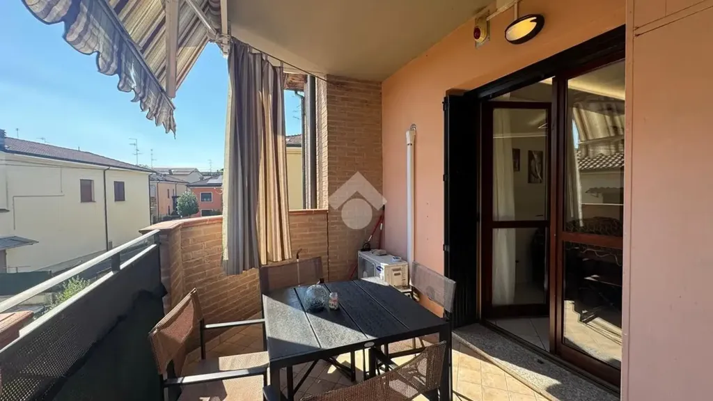 Rõdu - Modernised Apartment with Balcony in Campegine