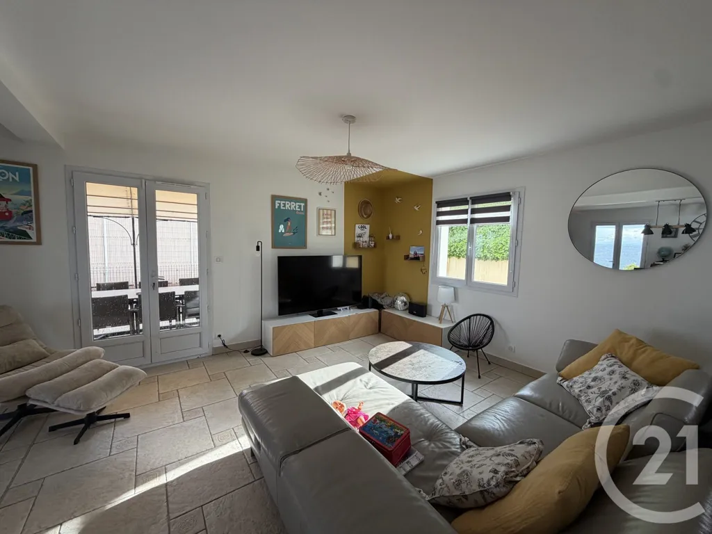 Séjour - Maison avec Piscine et Vue Imprenable à Pommiers