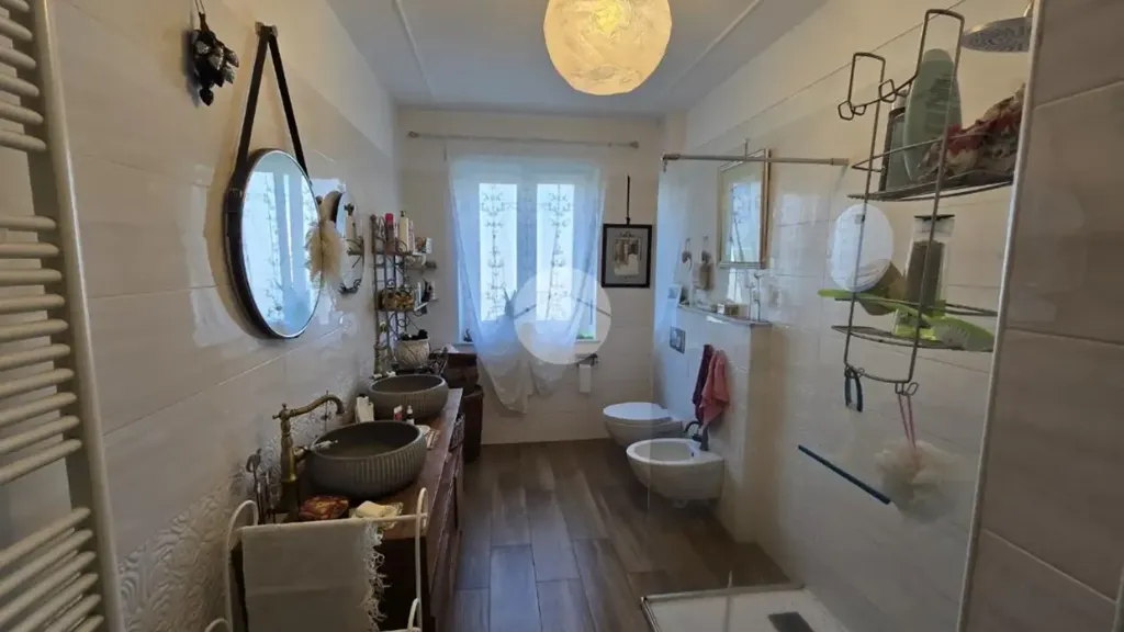 Salles de bain - Rustic Villa with Private Garden in San Benigno Canavese