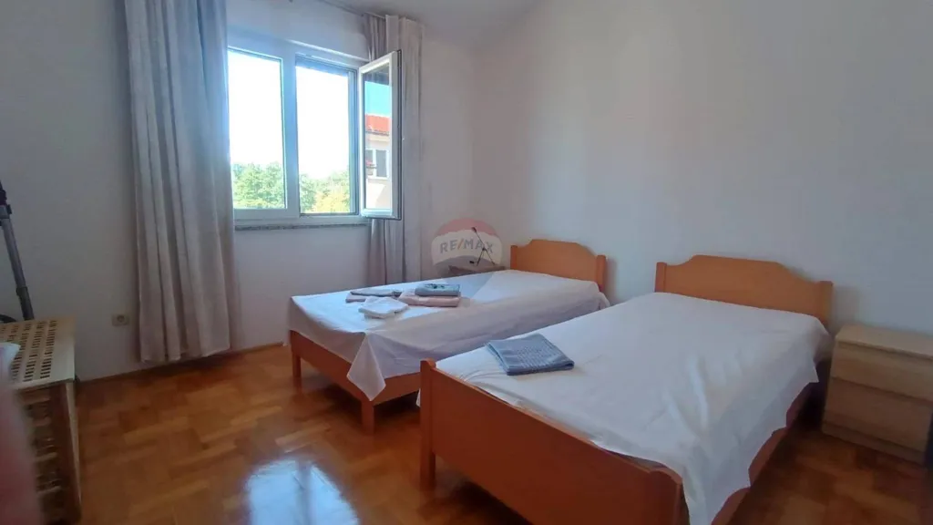 Magamistoad - Two-Bedroom Apartment with Sea View in Brtonigla