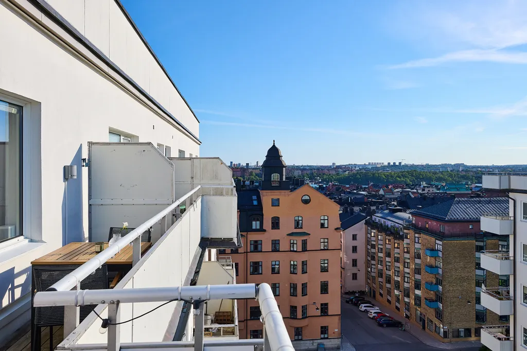Balcone - Etage Flat with West-Facing Balcony in Stockholm