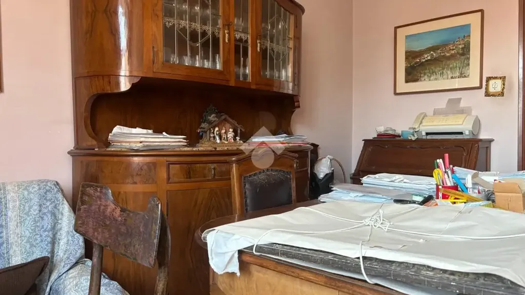 Kabinet - 4-Room Apartment with Balcony in Ferrara