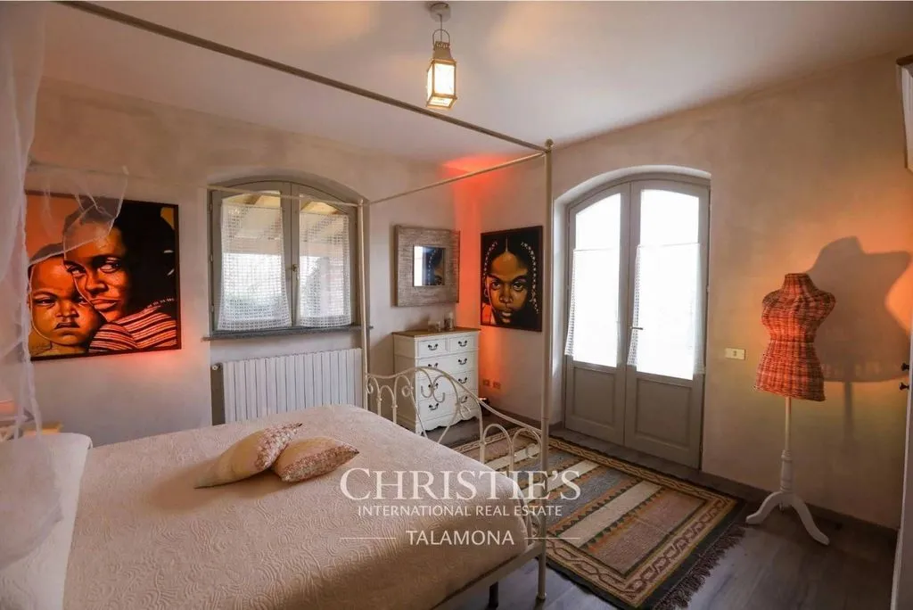 Bedrooms - Historic Villa with Pool in Oleggio, Piedmont