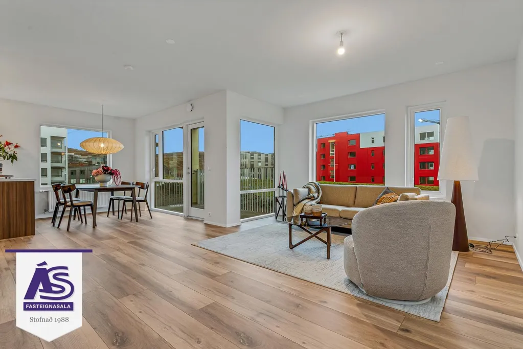 Soggiorno - New 2-4 Bed Apartments with Elevator in Skarðshlíð