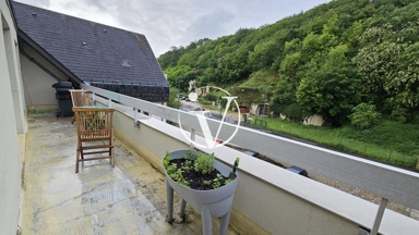 Rõdu - Renovated Flat with Balcony in Vendôme