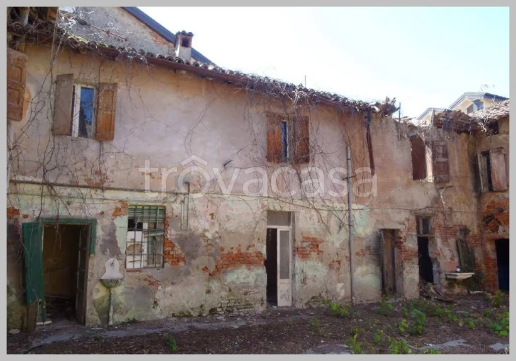 Exterior - Auctioned Apartment with Balcony in Codogno