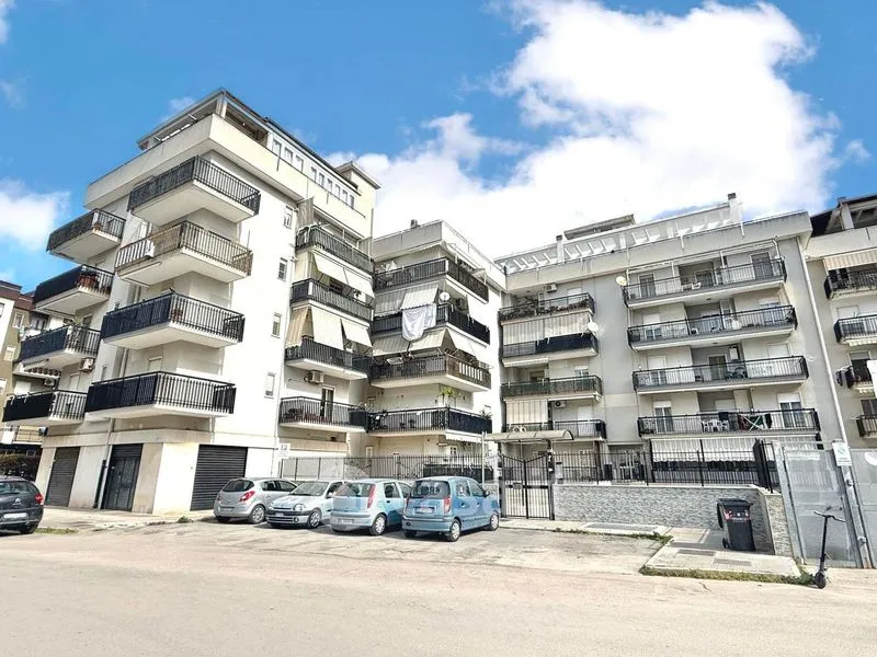 Välivaade - Fully Renovated Apartment with Balconies in Trani