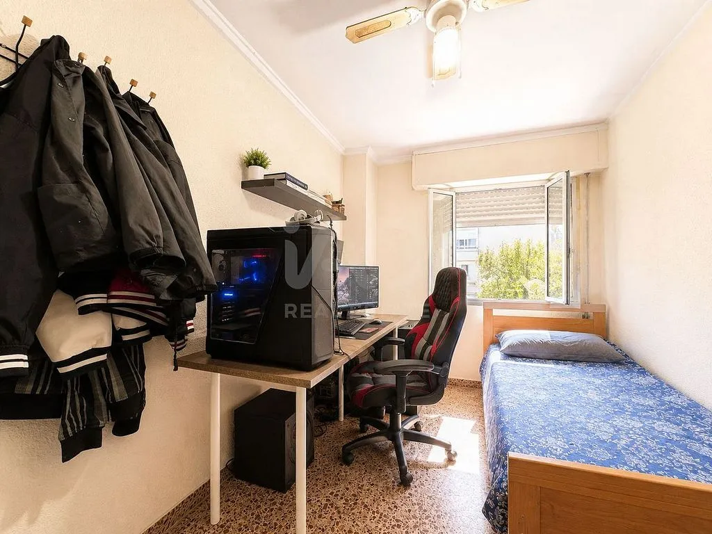 Chambres - Apartment with Ascender in El Pla de Sant Josep
