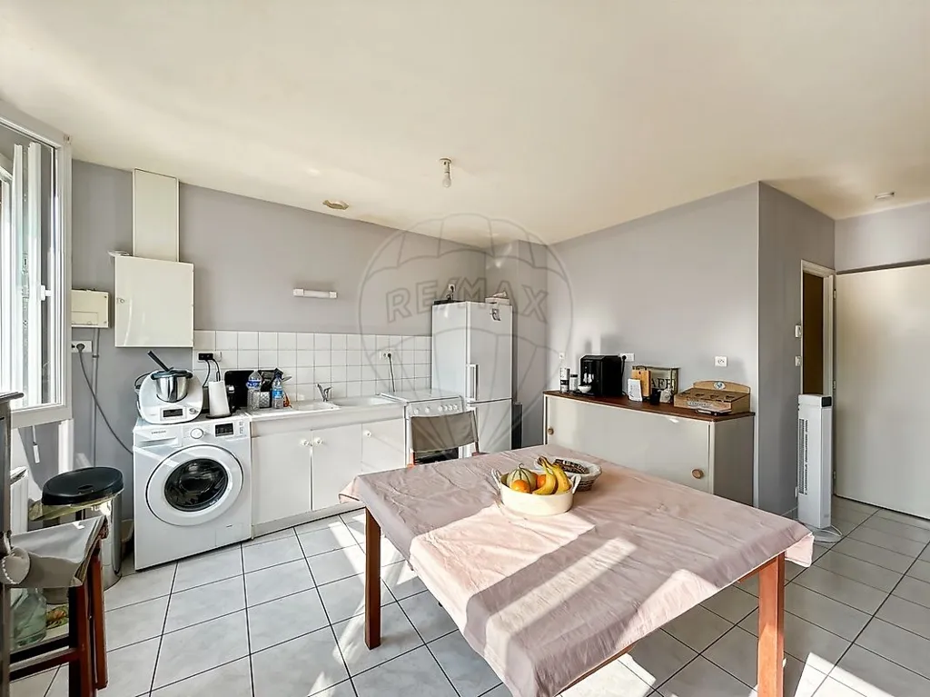 Cuisine - Maison de 4 Chambres avec Garage à Proximité