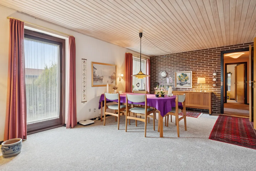 Söögituba - Well-Maintained Villa with Carport in Viborg
