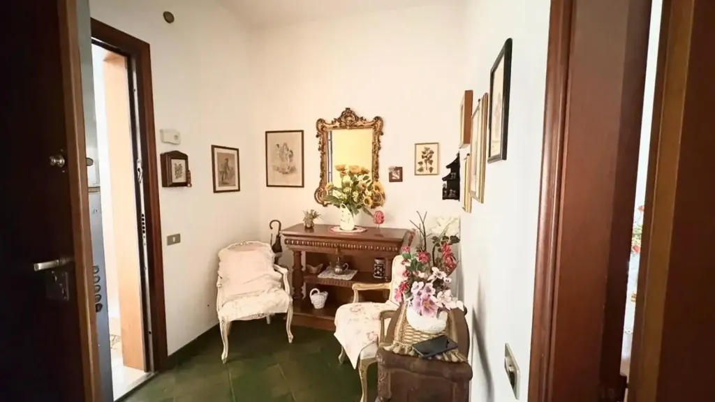 Ingresso - Apartment with Terraces in Sovigliana, Vinci