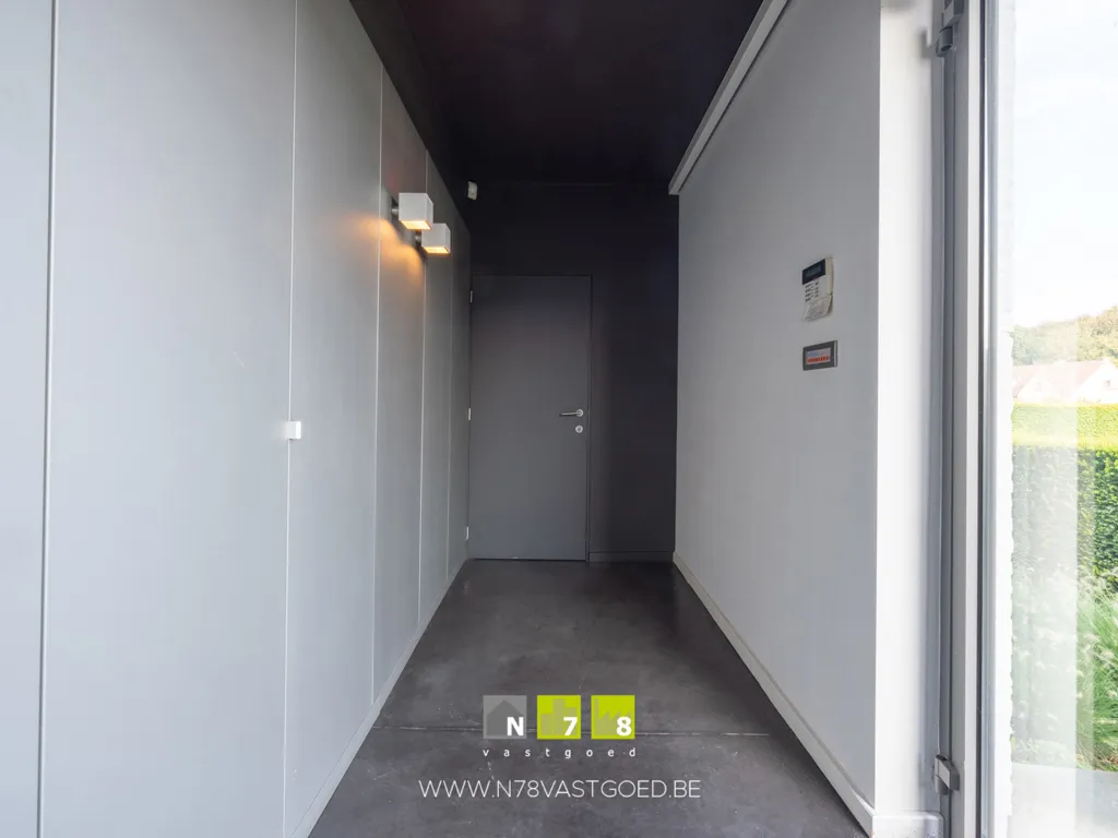 Entrée - Villa Moderne avec Appartement et Garage à Dilsen