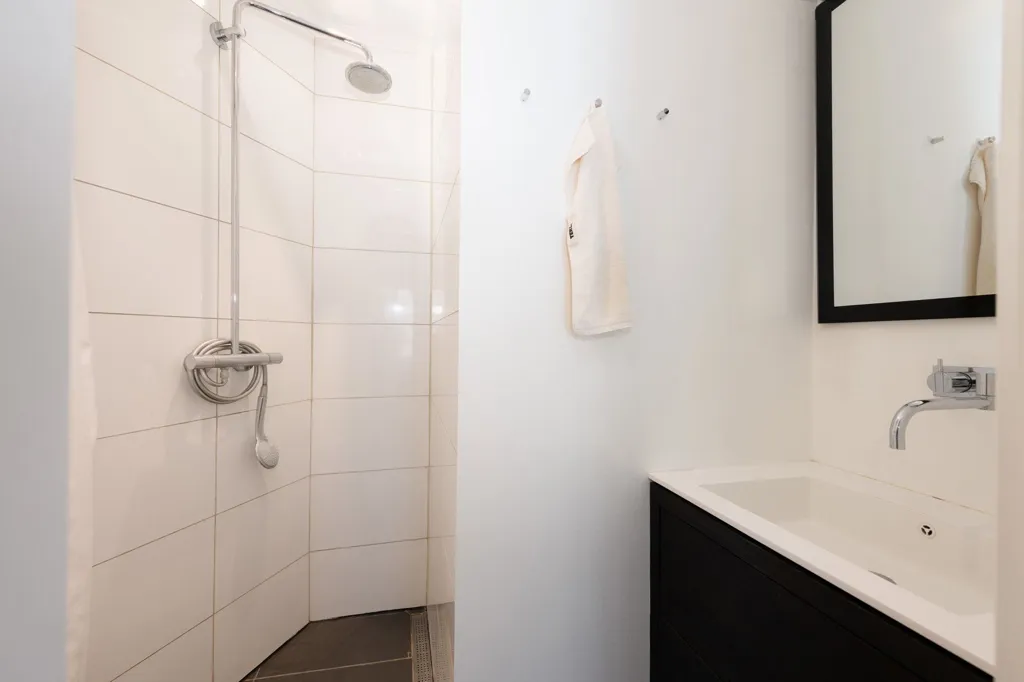 Salles de bain - Turnkey Flat with Historic Charm in Copenhagen Ø