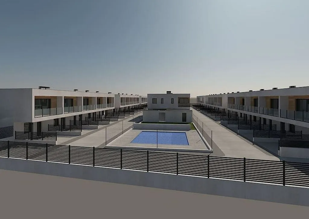New House with Pool in La Puebla de Alfindén