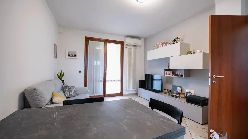 Elutuba - Trilocale with Terrace in Campi Bisenzio
