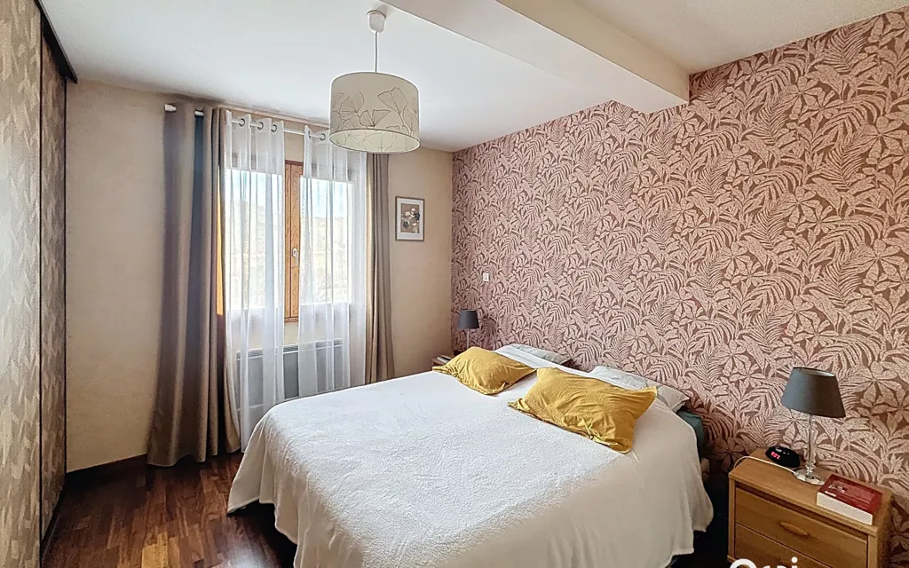 Chambres - Maison avec Vue Dégagée et Jardin à Massiac