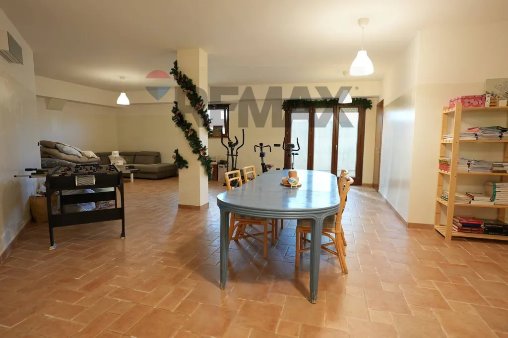 Dining Room - Bifamiliar Villa with Garden in Lanciano