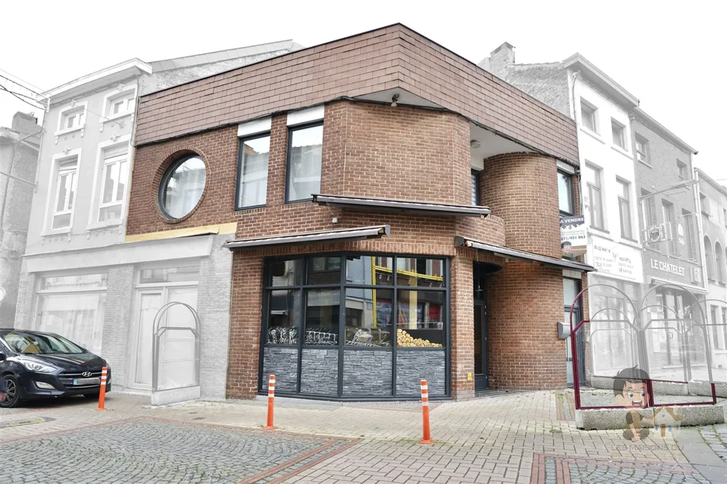 Extérieur - Duplex Rénové avec Balcon au Cœur de Châtelet