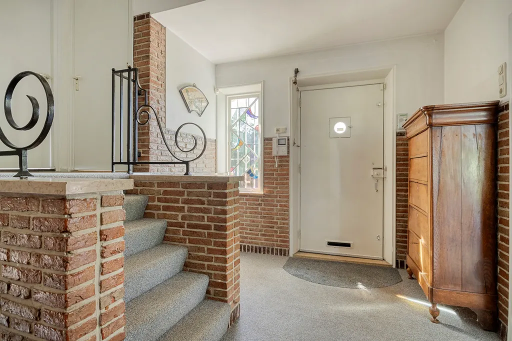 Toad - Charming Villa with Parkland Views in Maasland