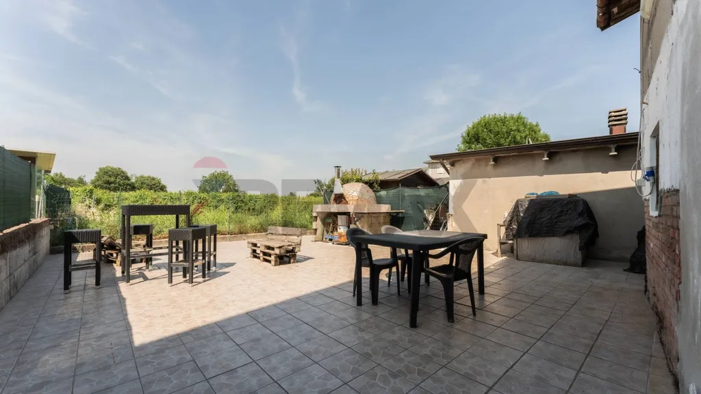 Terrasse - Ground Floor Apartment with Garden in Magreta