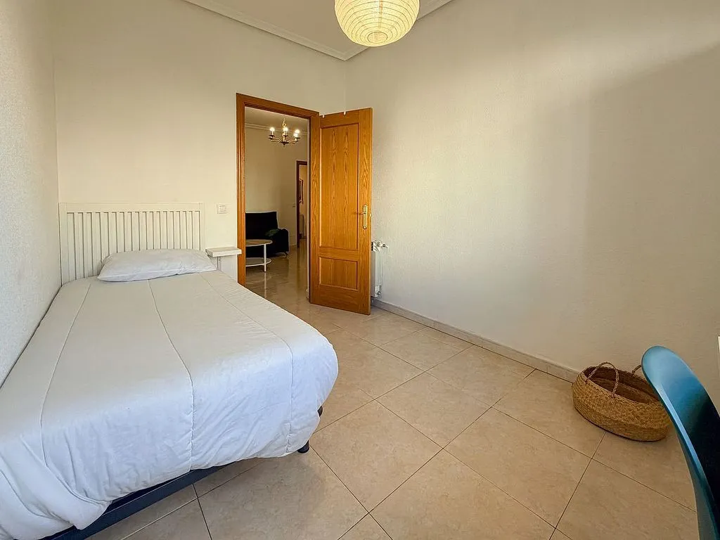 Chambres - Furnished Flat with Metro Access in Bernabéu