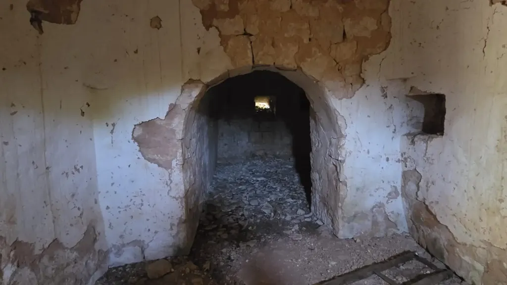 Pièces - Trullo Complex for Renovation in Cisternino