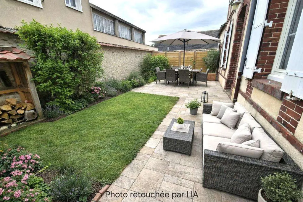 Garden - Charming House with Courtyard in Prunay le Gillon