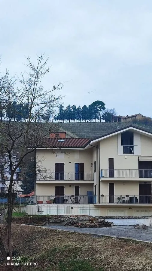Extérieur - Modern Mansard Apartment with Terrace in Neive