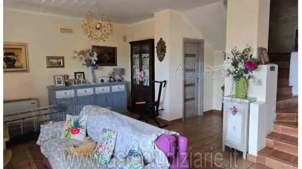 Soggiorno - Two-Level Apartment with Cellar in Prignano Cilento