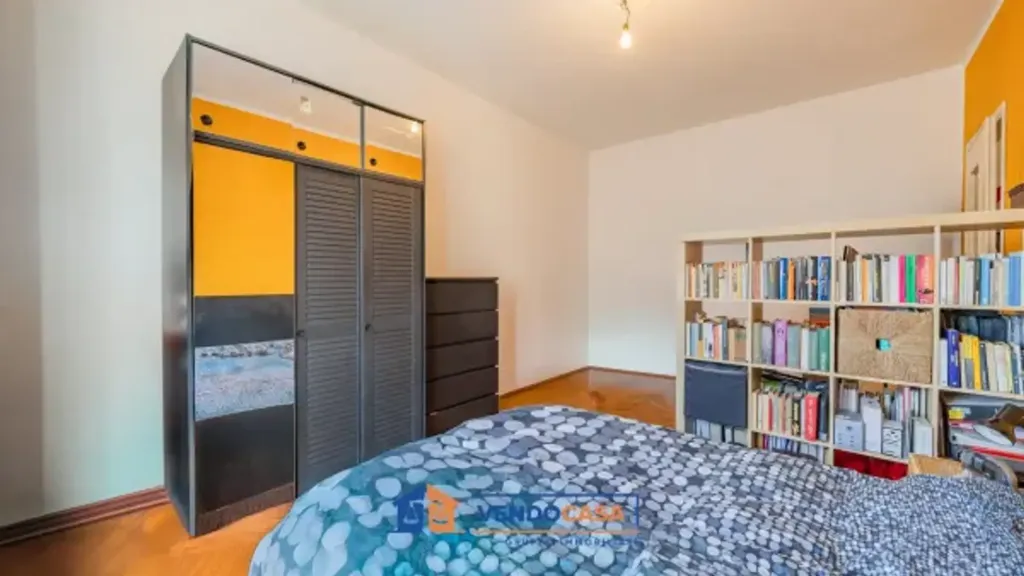 Chambres - Bright Apartment with Balcony in Turin