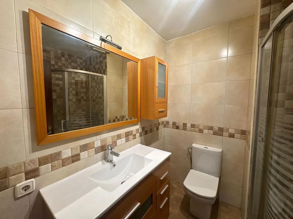 Vannitoad - Spacious Apartment with Garage in Pajarillos