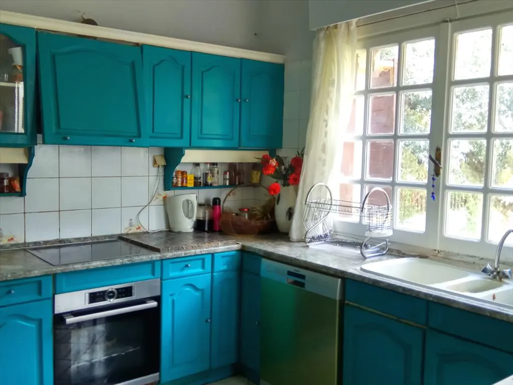 Cuisine - Detached House with Solar Panels in Melissia