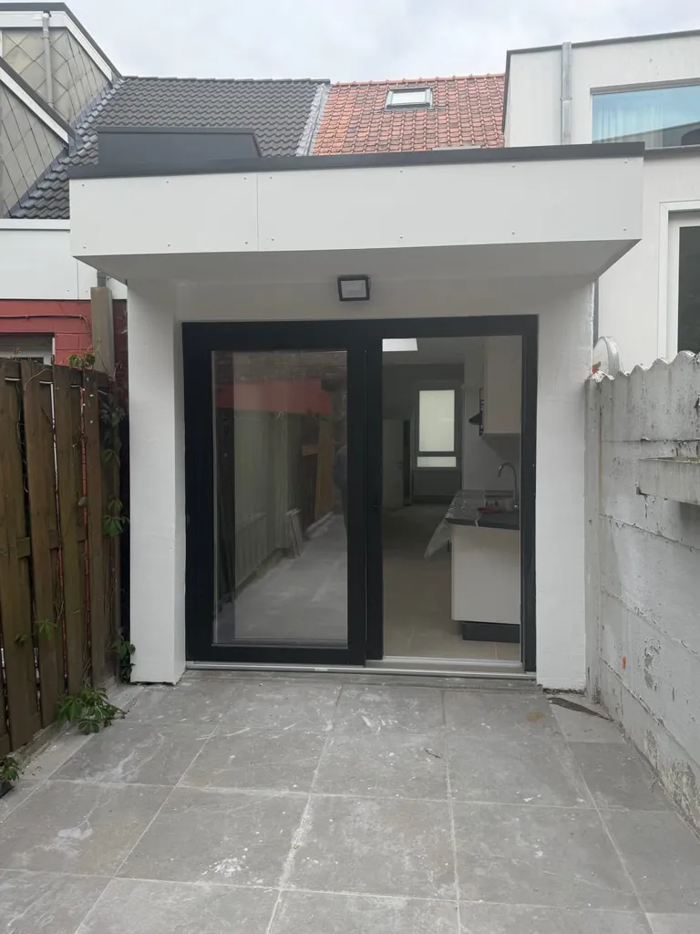 Aed - Renovated House with Courtyard in Gent