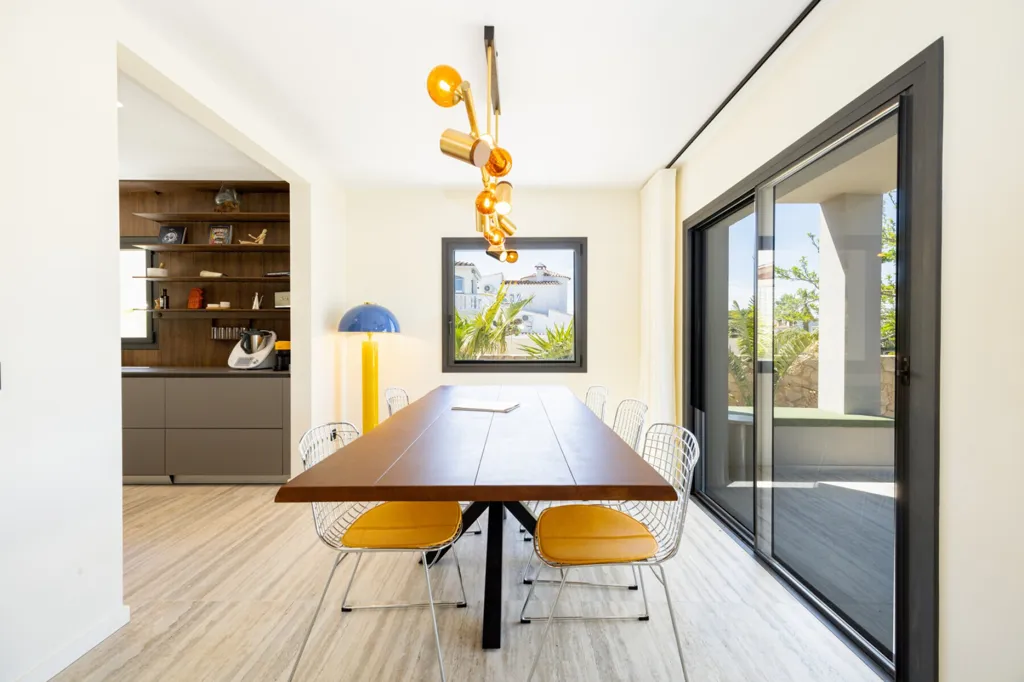 Esszimmer - Contemporary Villa with Private Mooring in Empuriabrava
