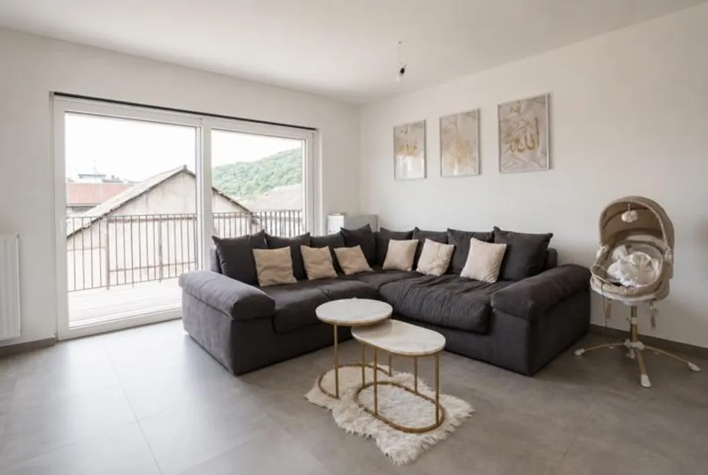 Elutuba - New Apartment with Terrace in Wandre