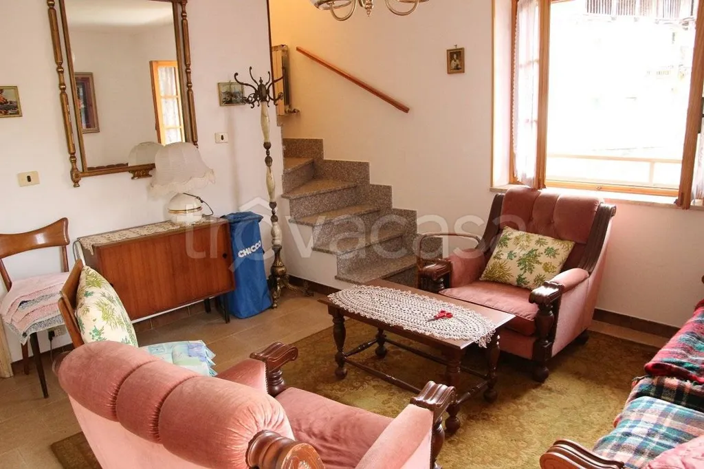 Living Room - Semi-detached House with Garden in Giaveno