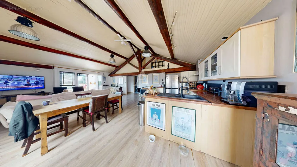 Elutuba - Village House with Pool in Ouveillan