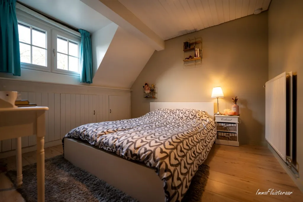 Chambres - Villa avec Piste Éclairée et Stalles à Geel