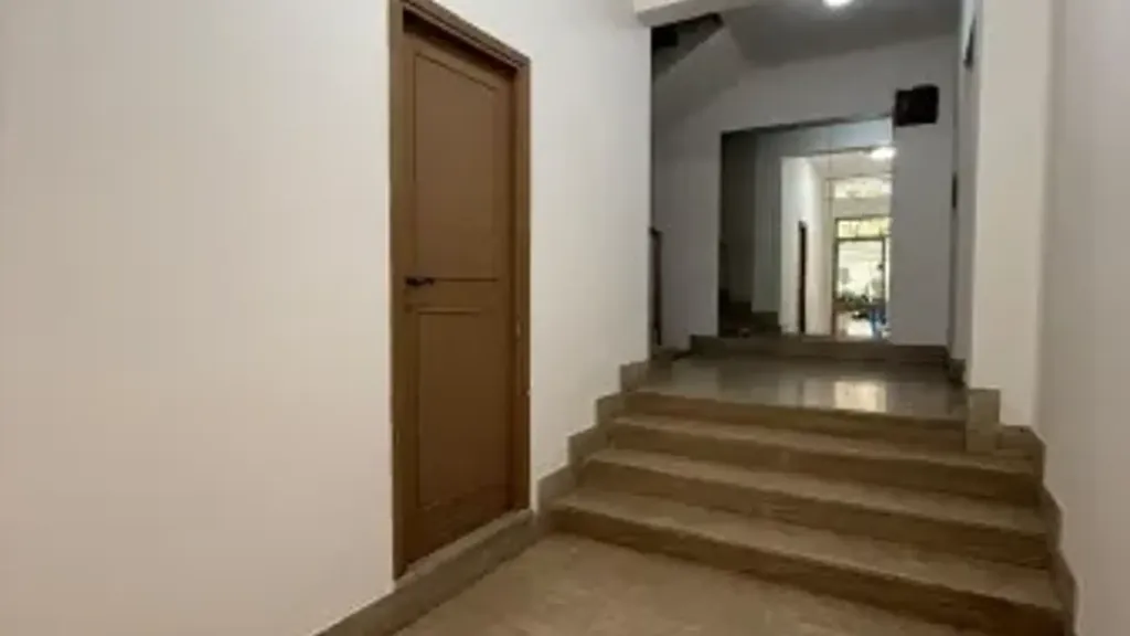 Esik - Rented Flat with Balcony in Nettuno Centre