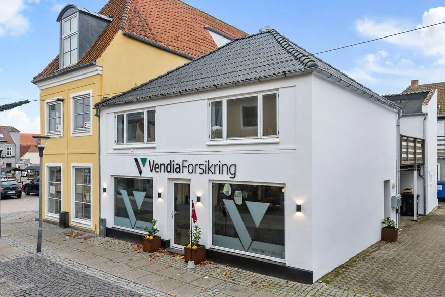 Esterno - Historic Property with Business Space in Sæby