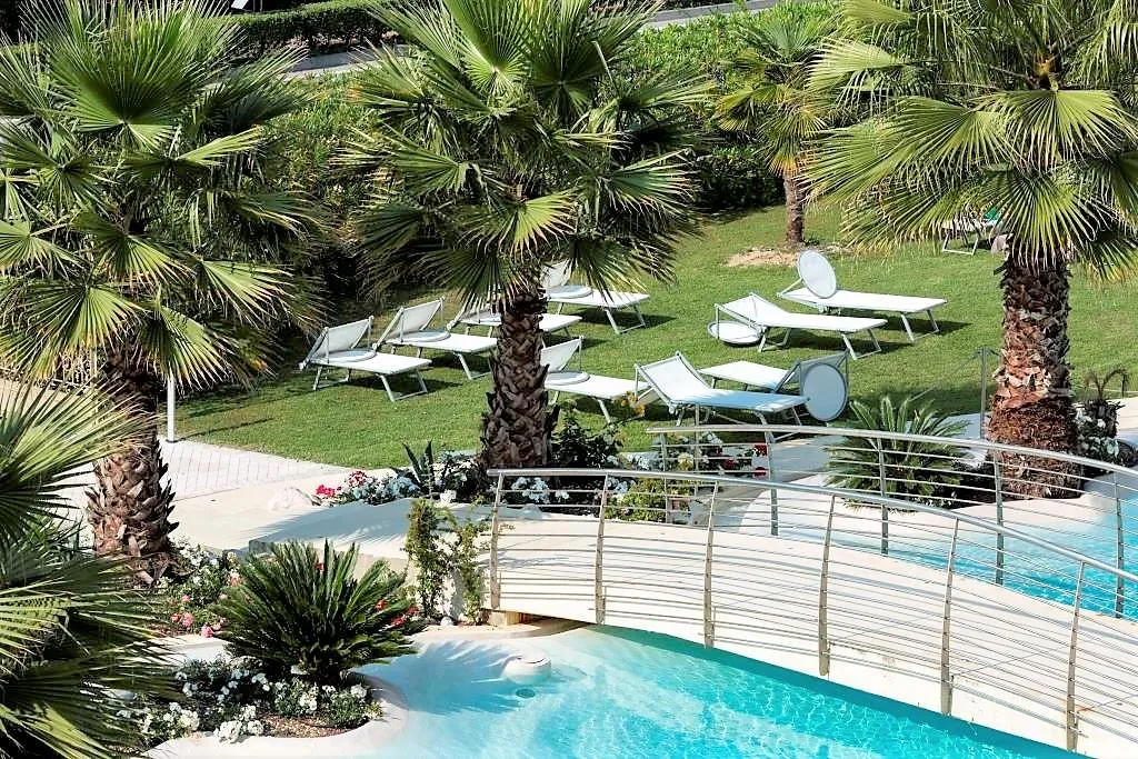 Triplex with Pool Terrace in Desenzano del Garda